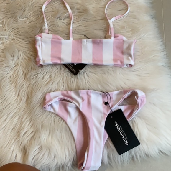 Pretty Little Thing NWT size 0 top & btm p&w strip - Picture 8 of 10